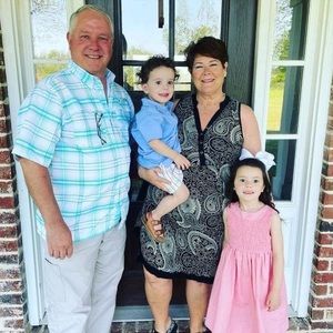 Meet your Posher, Sharon